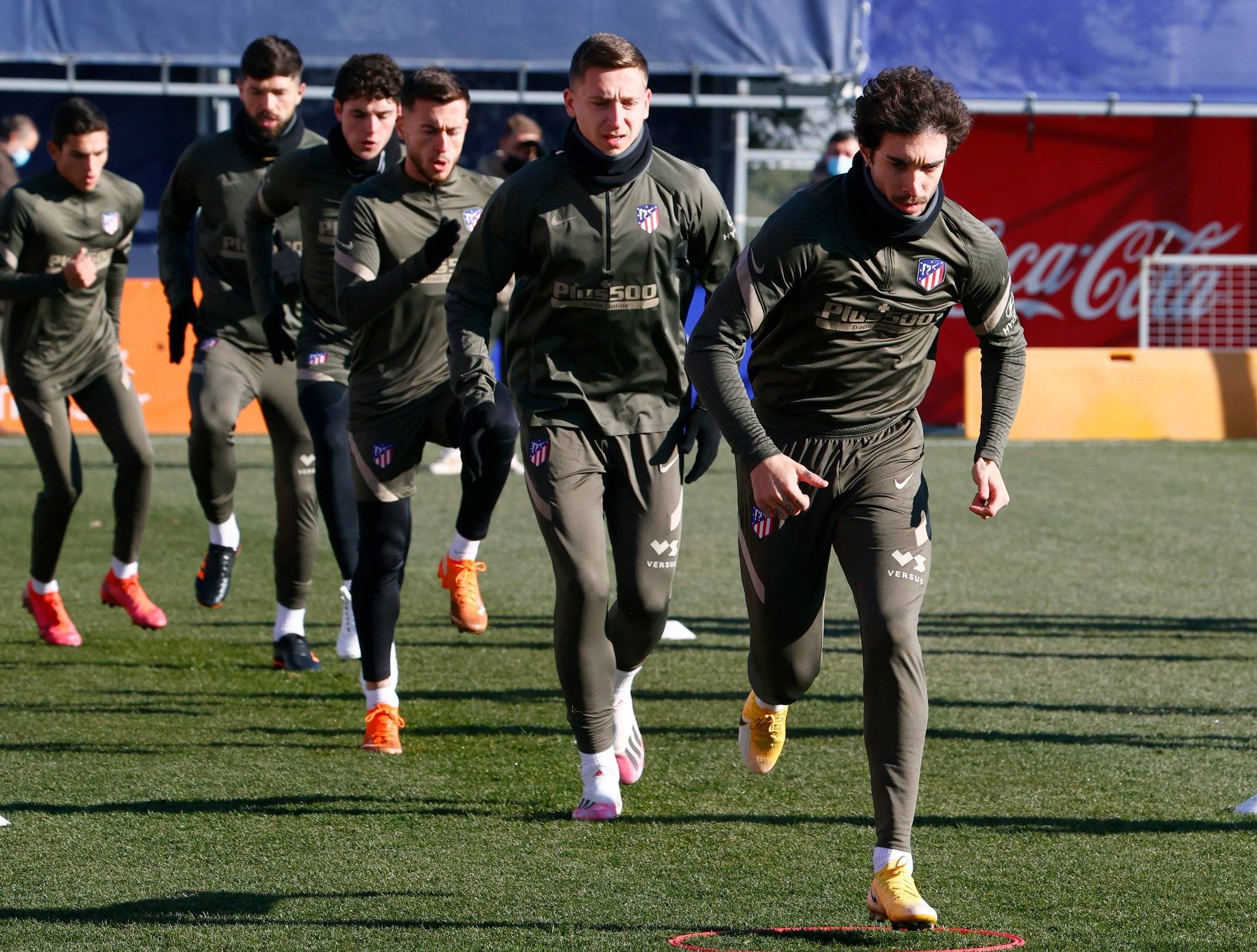 今晚上海久事备战国王杯，造点机会细节曝光，压力陡增，更衣室氛围转暖的简单介绍