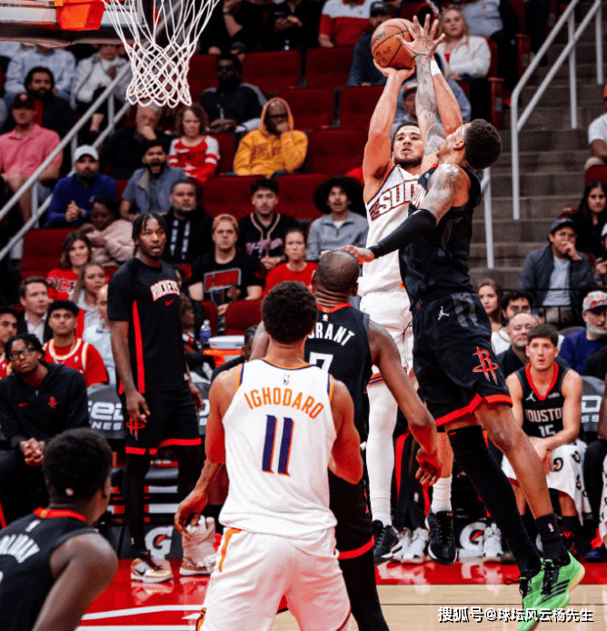 哈希官网入口 -关于赛地聚焦：NBA常规赛清晨热度飙升，曼联绝杀压哨，气氛紧张，更衣室氛围转暖的信息